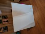 Gratis witte tafel stevig, Ophalen