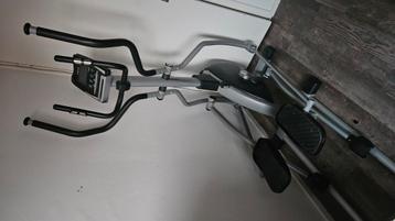 Goede en nette crosstrainer, weinig gebruikt  beschikbaar voor biedingen