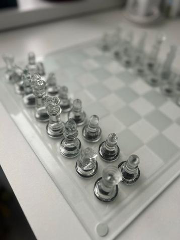 Glazen Schaakbord - Elegant en Tijdloos! beschikbaar voor biedingen