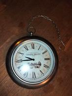 Mooie grote klok zilverkleurige brocante, Huis en Inrichting, Woonaccessoires | Klokken, ., Ophalen of Verzenden, ., Analoog