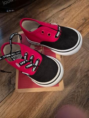 Vans maat 19 rood/zwart gloednieuw beschikbaar voor biedingen