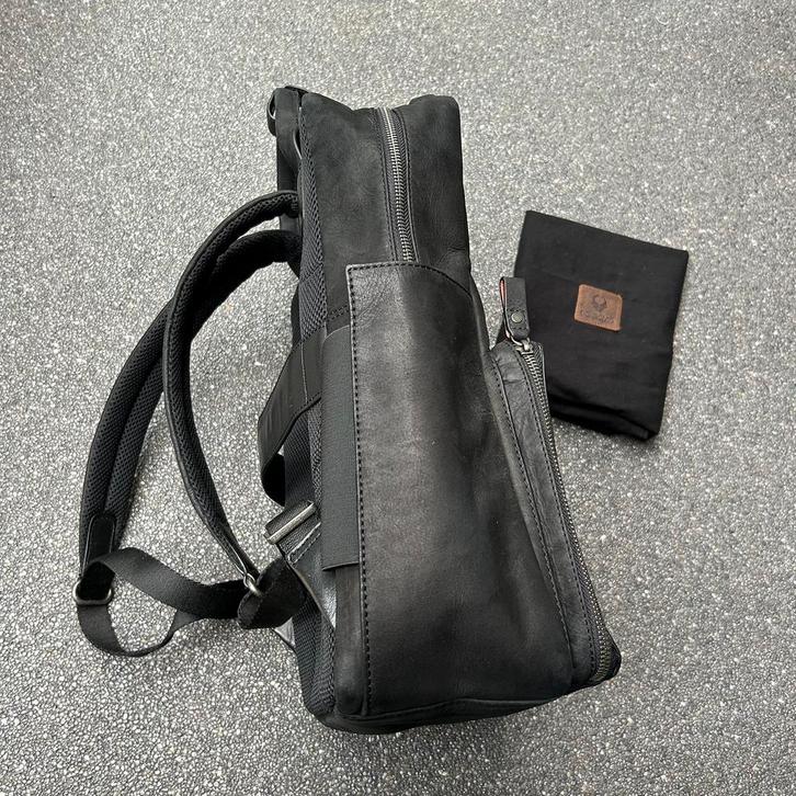 Sterk zwart lederen DONBOLSO rugtas, Sieraden, Tassen en Uiterlijk, Tassen | Rugtassen, Gebruikt, Overige merken, 30 tot 45 cm