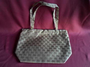 Beige Damestas. Schoudertas. beschikbaar voor biedingen