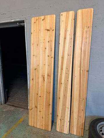 Te koop bierbanksetje beschikbaar voor biedingen