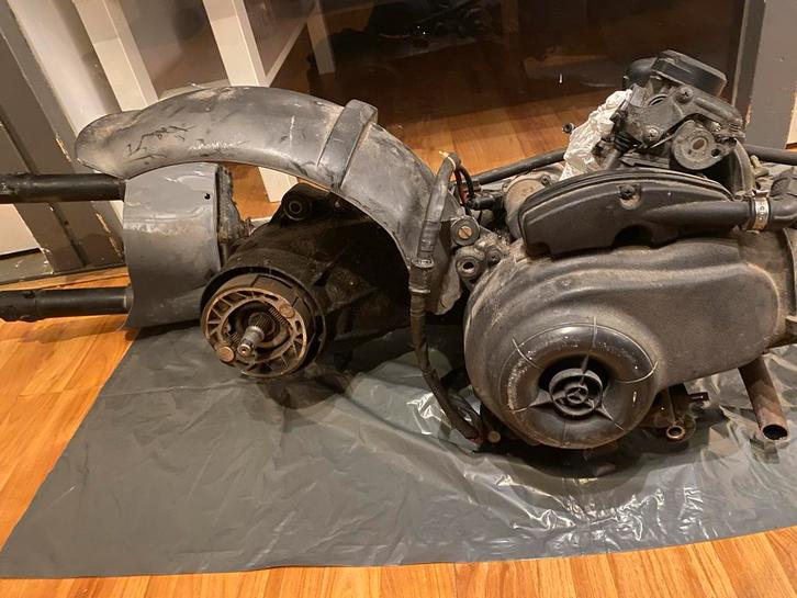 Piaggio Blok - 4t, Fietsen en Brommers, Brommeronderdelen | Scooters, Gebruikt, Piaggio, Blok, Ophalen of Verzenden