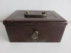 ABA bruine metalen geldkist, Verzamelen, Spaarpotten, Ophalen of Verzenden, Gebruikt, Metaal of Blik, Overige thema's