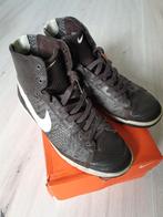 NIKE blazer high straw mt 41 €160, Bruin, Verzenden, Nike, Sneakers of Gympen