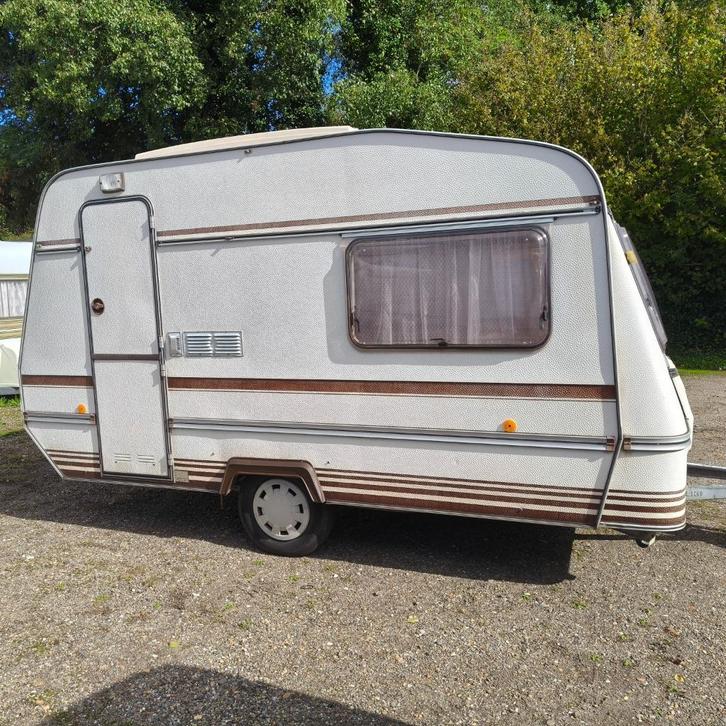 De reu 385, Caravans en Kamperen, Caravans, Particulier, tot en met 4, 750 - 1000 kg, Rondzit, Overige merken, Overige typen, 4 tot 5 meter