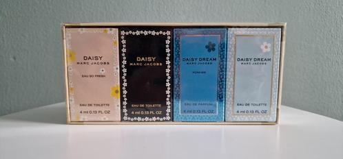 Gesealde parfum miniaturen set Marc Jacobs - Daisy (4 stuks), Verzamelen, Parfumverzamelingen, Nieuw, Miniatuur, Gevuld, Ophalen of Verzenden