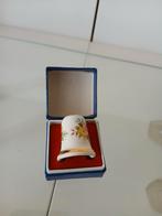 Engelse vingerhoed Sallie Robinson met bloemen, Ophalen of Verzenden, Zo goed als nieuw