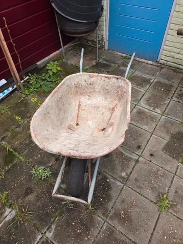 Kruiwagen ( MATADOR ) beschikbaar voor biedingen