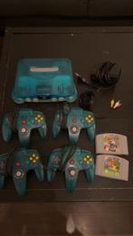 Nintendo 64 met 4 controllers en 2 spellen, Spelcomputers en Games, Spelcomputers | Nintendo 64, Ophalen of Verzenden, Zo goed als nieuw