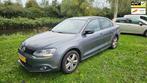 Volkswagen Jetta 1.2 TSI Comfortline, Auto diversen, Schadeauto's, Volkswagen, Handgeschakeld, Sedan, Zilver of Grijs