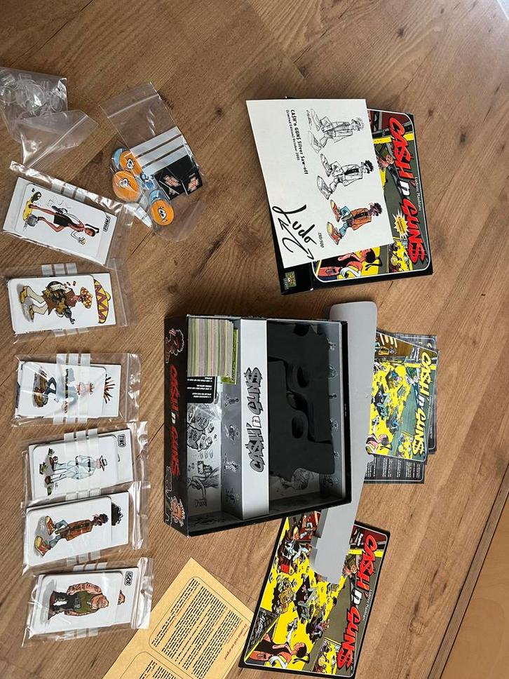 Cash 'n' Guns Limited Edition, Hobby en Vrije tijd, Gezelschapsspellen | Bordspellen, Zo goed als nieuw, Drie of vier spelers