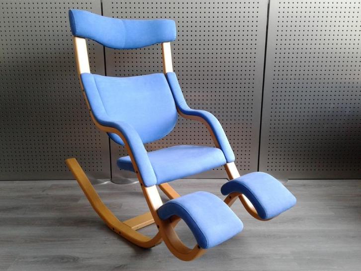 Stokke (Variér) Gravity (Lichtblauw), Heel Mooi!, Huis en Inrichting, Fauteuils, Zo goed als nieuw, Hout, Metaal, Stof, Overige materialen