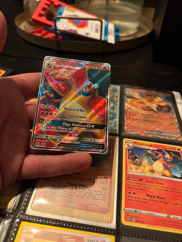 Charizard gx, Hobby en Vrije tijd, Verzamelkaartspellen | Pokémon, Zo goed als nieuw, Meerdere kaarten, Foil, Ophalen of Verzenden