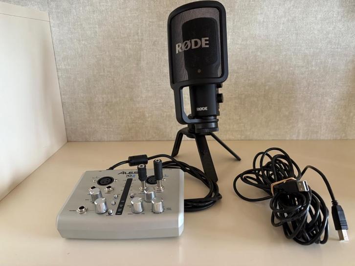 microfoon en audio interface, Muziek en Instrumenten, Microfoons, Zo goed als nieuw, Studiomicrofoon, Ophalen