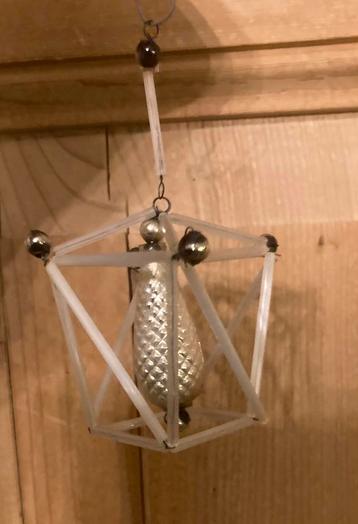 Antieke ketstballen lantaarntje beschikbaar voor biedingen