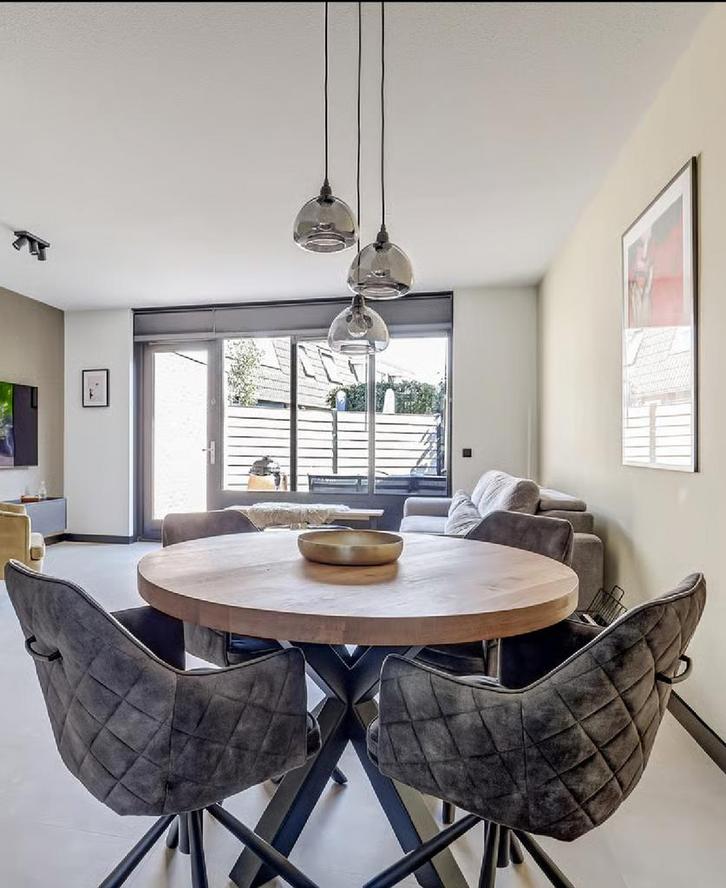 Ronde Eiken Eettafel Blade - Goossens - 120cm, Huis en Inrichting, Tafels | Eettafels, Zo goed als nieuw, 100 tot 150 cm, Vier personen