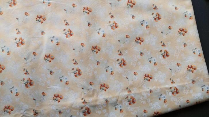 Quiltachterzijde Royal Roses citroen/geel roos nr 50 € 5,00, Hobby en Vrije tijd, Stoffen en Lappen, Nieuw, Katoen, 30 tot 120 cm