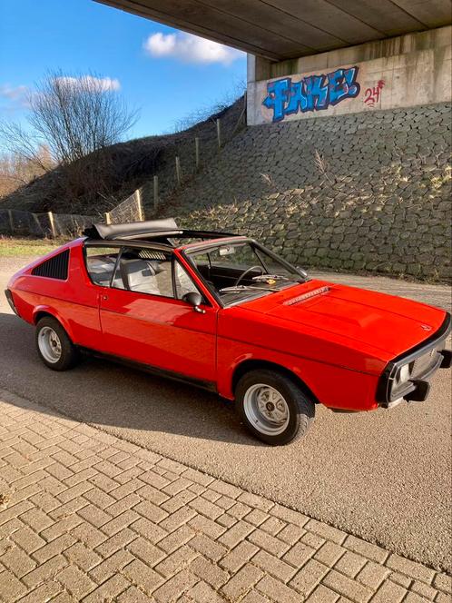 Renault R17 TL Decouvrable Cabriolet oldtimer, Auto's, Oldtimers, Particulier, Renault, Benzine, Cabriolet, Handgeschakeld, Rood