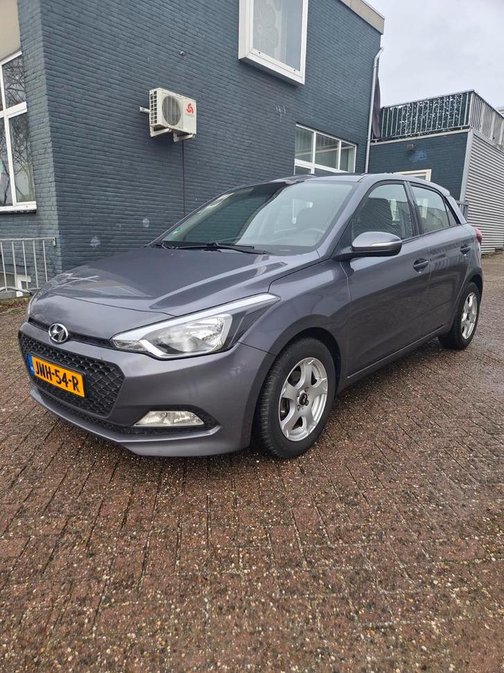 Hyundai i20 1.2i HP Blue 84PK 5D 2016 Grijs, Auto's, Hyundai, Bedrijf, i20, ABS, Achteruitrijcamera, Benzine, Hatchback, Handgeschakeld