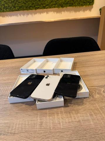 iPhone 12 128GB Zwart/Wit | nette staat  beschikbaar voor biedingen