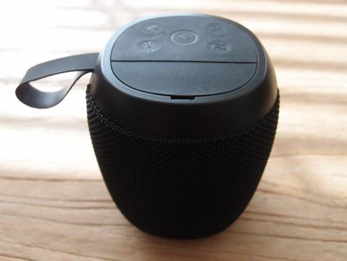 Draagbare bluetooth speaker luidspreker met lichtshow effect, Audio, Tv en Foto, Luidsprekers, Nieuw, Overige typen, Minder dan 60 watt