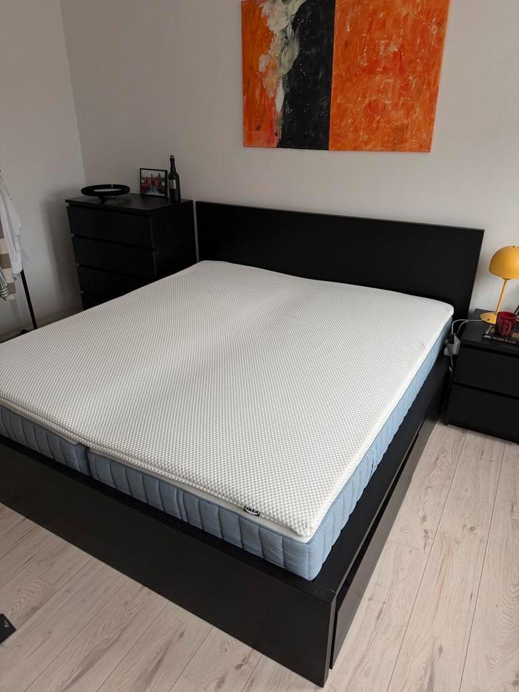 Malm bed 200x180 | Incl. Matrassen & topper 1jr oud | zgan, Huis en Inrichting, Slaapkamer | Bedden, Ophalen