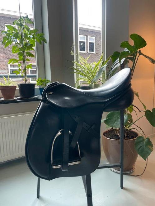 Kentaur Seneca 17,5 inch VZ/springzadel, Dieren en Toebehoren, Paarden en Pony's | Zadels, Zo goed als nieuw, Ophalen of Verzenden