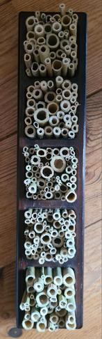 Uniek bijenhotel, insectenhotel, langwerpig, donker hout., Tuin en Terras, Tuinwanddecoratie, Ophalen of Verzenden, Zo goed als nieuw