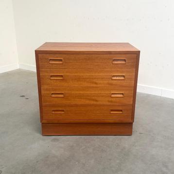 Deens jaren 60 ladekast vintage design beschikbaar voor biedingen