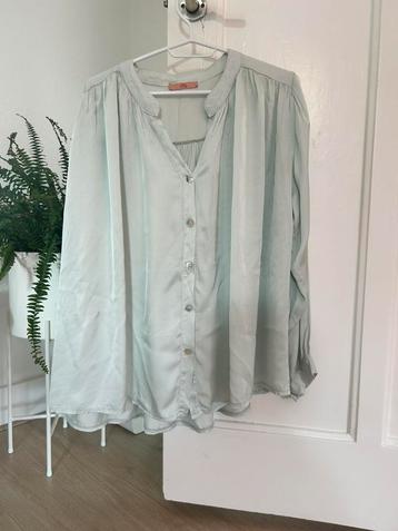 Blouse van HLTS beschikbaar voor biedingen