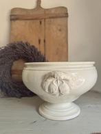 Oude licht beboterde terrine - gemerkt, Ophalen of Verzenden