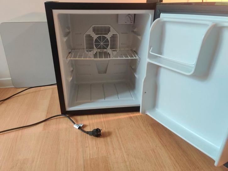 Kleine koelkast tafelmodel koelkastje, Witgoed en Apparatuur, Koelkasten en IJskasten, Zo goed als nieuw, Zonder vriesvak, Minder dan 75 liter
