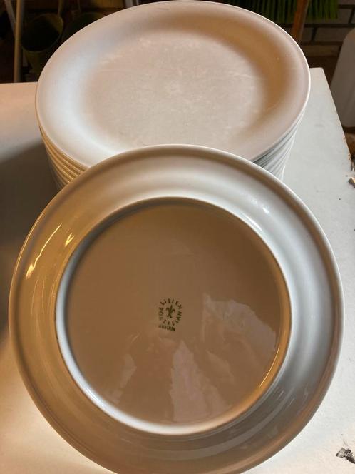 BORDEN.  HORECA.  52. STUKS, Huis en Inrichting, Keuken | Servies, Zo goed als nieuw, Bord(en), Overige stijlen, Porselein, Ophalen of Verzenden