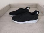 Zwarte veter gympen sneakers maat 35, Gebruikt, Jongen of Meisje, Schoenen, Ophalen of Verzenden