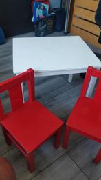 Kinder tafel en twee stoeltjes van Ikea, Kinderen en Baby's, Kinderkamer | Tafels en Stoelen, Gebruikt, Ophalen