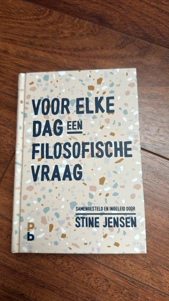 Voor elke dag een filosofische vraag of gedachte, Boeken, Overige Boeken, Zo goed als nieuw, Ophalen of Verzenden
