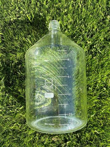 Glazen fles 20 en 10 liter beschikbaar voor biedingen