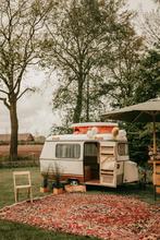 Eriba Puck te huur herfstkamperen caravan kamperen