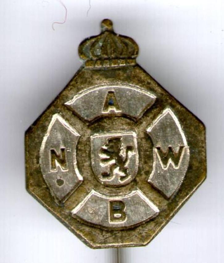 ANWB wegenwacht zilverkleurig speldje 12x15 ( U_156 ), Verzamelen, Speldjes, Pins en Buttons, Zo goed als nieuw, Speldje of Pin