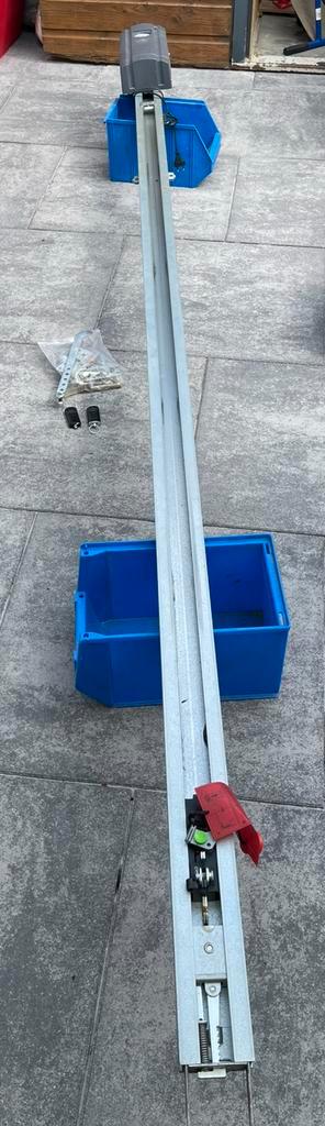 Hormann Promatic 3 met 2 afstandsbedingen beschikbaar voor biedingen