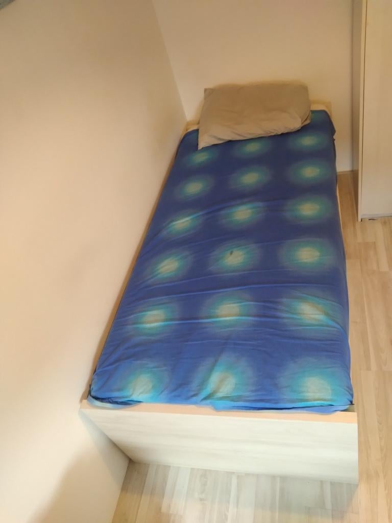 Eenpersoons bedframe met lattenbottem, Huis en Inrichting, Slaapkamer | Waterbedden, Ophalen, 90 cm, Eenpersoons, Zo goed als nieuw