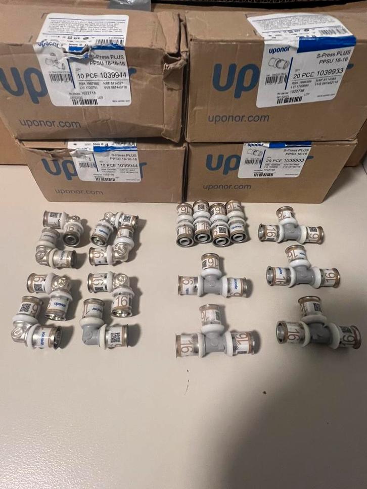 Uponor perskoppeling 16mm PARTIJ 77 stuks NIEUW zie foto’s!!, Doe-het-zelf en Verbouw, IJzerwaren en Bevestigingsmiddelen, Nieuw