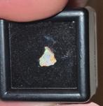 Australische opaal in doosje, Sieraden, Tassen en Uiterlijk, Edelstenen, Ophalen of Verzenden, Zo goed als nieuw