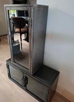 2 vintage industiele metalen wandkastjes, Huis en Inrichting, Kasten | Wandmeubels, Ophalen, Gebruikt, Minder dan 150 cm, Minder dan 100 cm