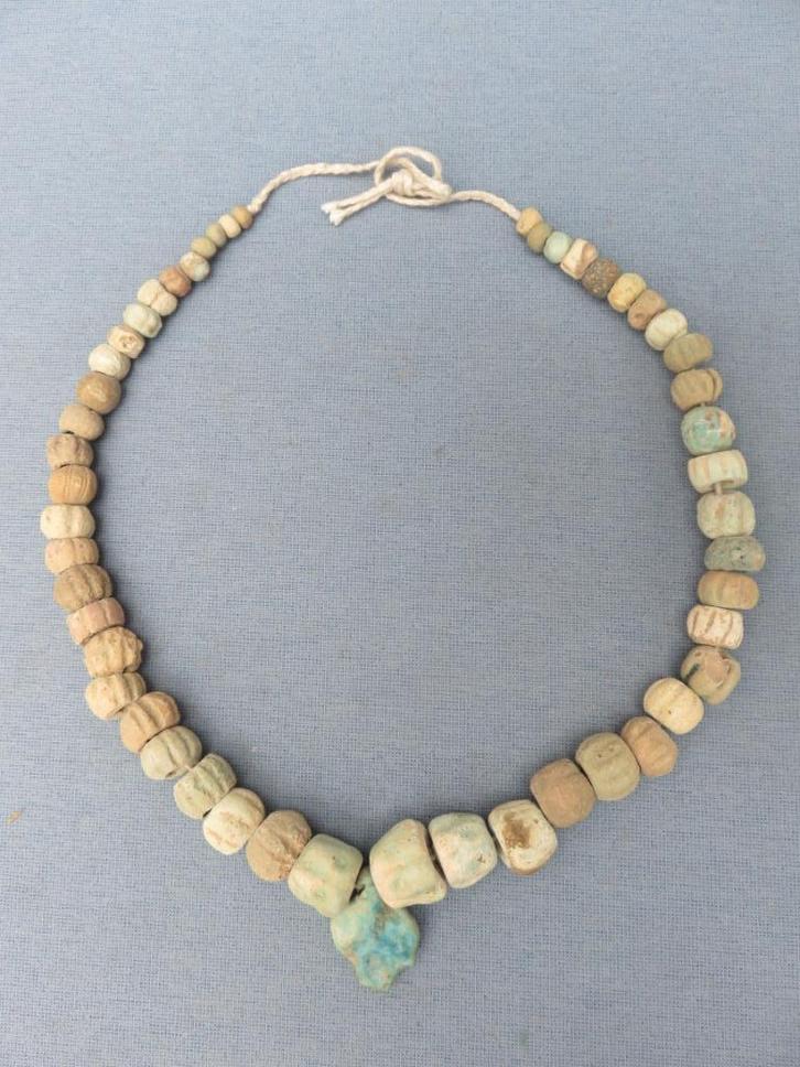 Romeinse rijk - kralen ketting van faience - ca. 1600 jaar o, Sieraden, Tassen en Uiterlijk, Antieke sieraden, Ketting, Overige materialen