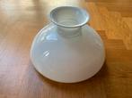 Antieke melkglazen lampenkap /kap melkglas wit voor olielamp, Antiek en Kunst, Ophalen
