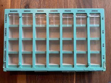 Te Koop: Grote medicijndoos beschikbaar voor biedingen
